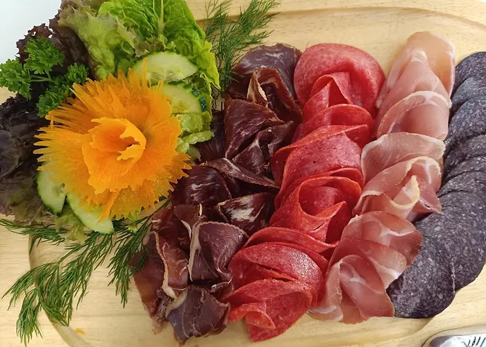 龙达讷豪里斯特约尔酒店 3*